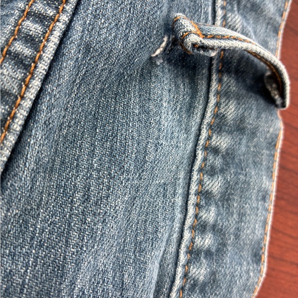 Levi 550 - Picture 4 of 5